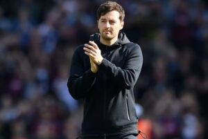 เป็นสิทธิพิเศษ